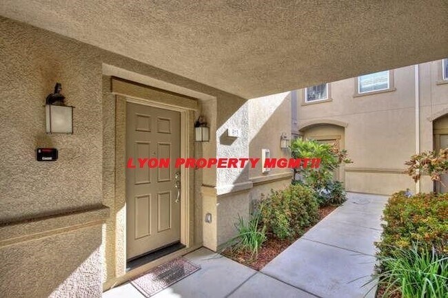 Building Photo - 3301 N Park Dr