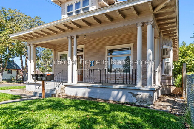 Building Photo - 1432 W Knox Ave