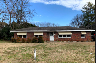 Building Photo - 2311 Gladlane Dr