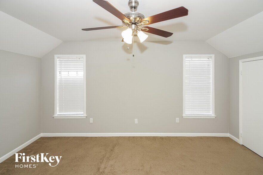 Building Photo - 7650 Charstone Dr