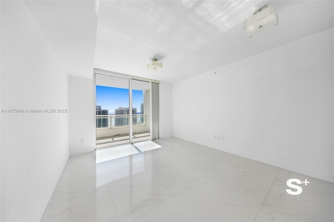 Building Photo - 1080 Brickell Ave