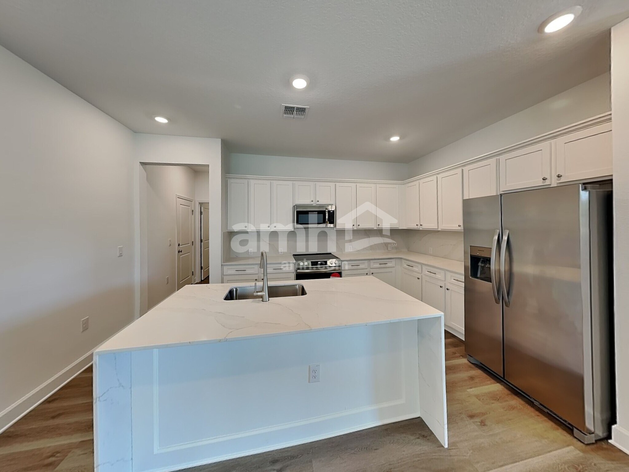 Building Photo - 3011 19th Ave W