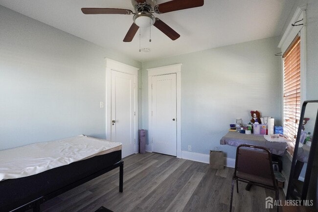 Building Photo - 400 Stockton St