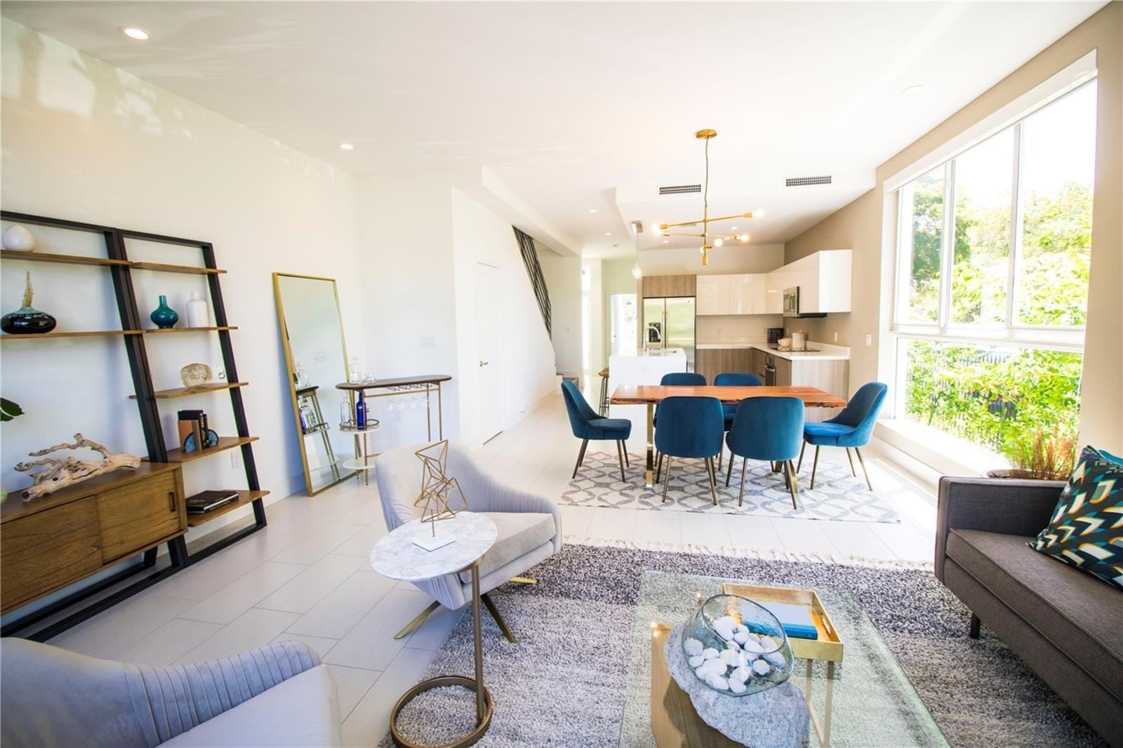 Building Photo - 2465 NE 135th St