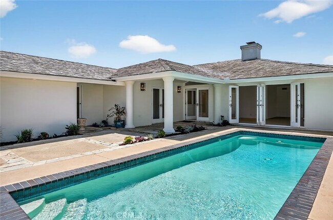 Building Photo - 978 Sandcastle Dr