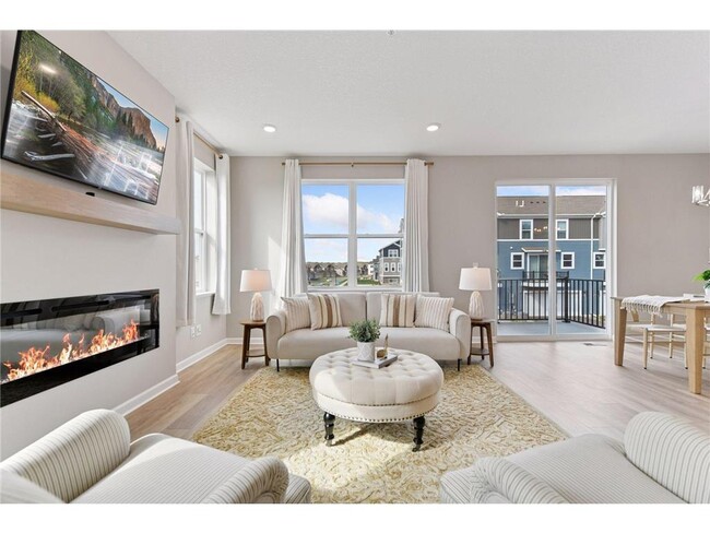 Building Photo - 4730 Bottlebrush Ln