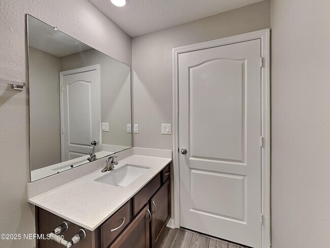 Building Photo - 42 Rickenbacker Dr