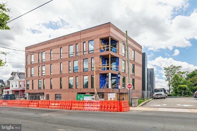 Building Photo - 6910 Ridge Ave