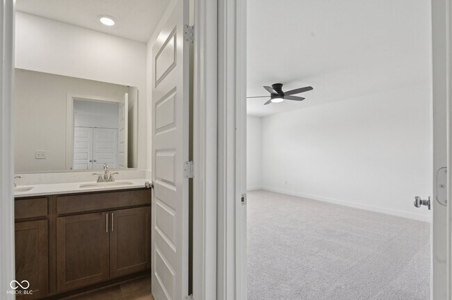 Building Photo - 15480 Postman Rd