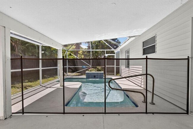 Building Photo - 5058 Canal Cir E