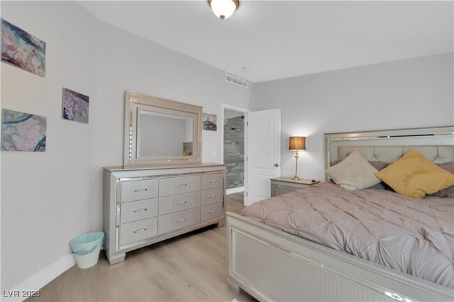 Building Photo - 6425 W Quail Ave