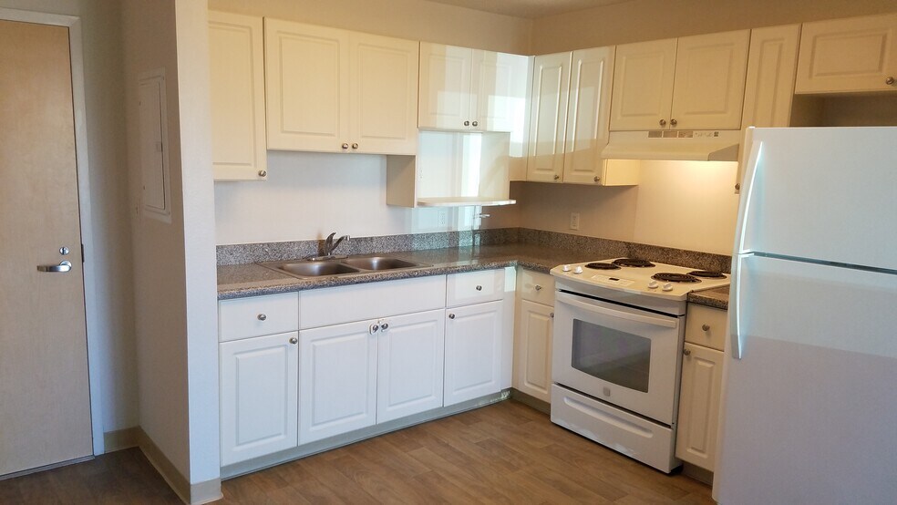 Kitchen - 801 South St