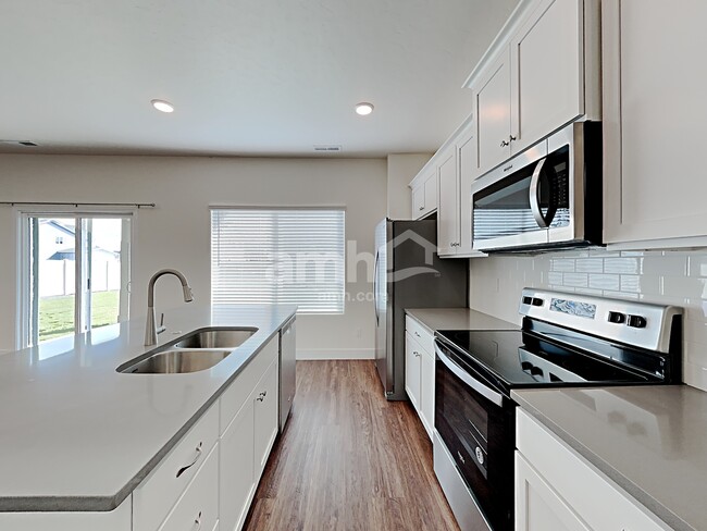 Building Photo - 9433 W Hiden Stream St