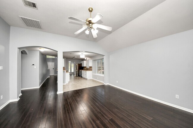 Building Photo - 3506 Evergreen Sq Trl