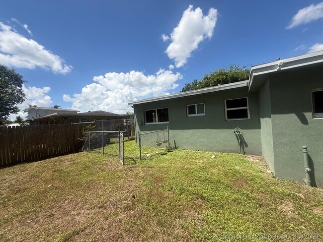 Building Photo - 630 E Dayton Cir