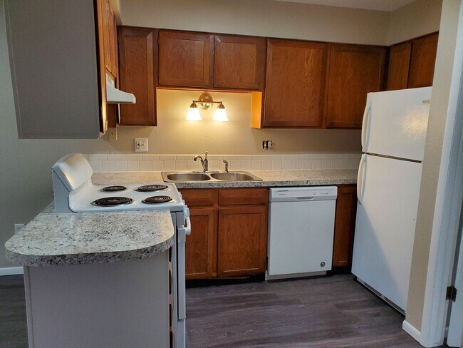 Interior Photo - Garfield713 (MK-KS)