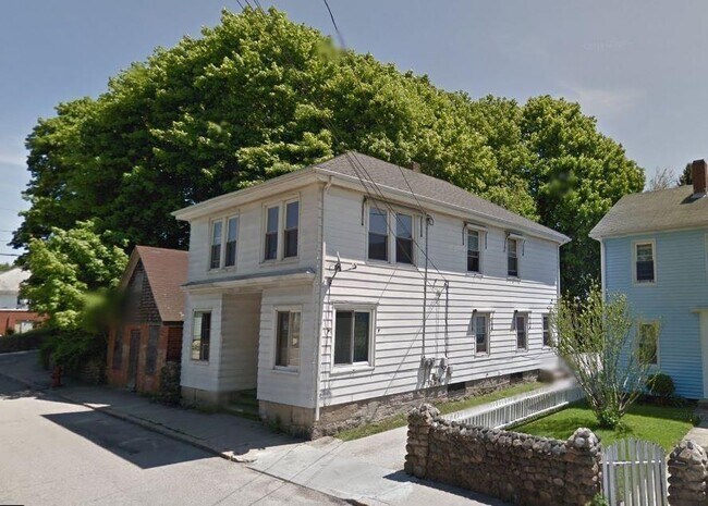 Building Photo - 32 Pierce St