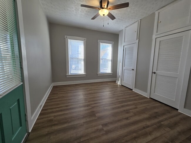 Building Photo - 423 Clover St