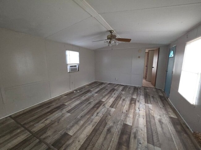 Building Photo - 614 Oakland Church Rd