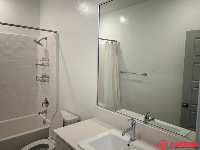 Building Photo - Newly Built Home in Gossamer Grove Community!