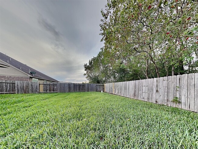 Building Photo - 18935 Deer Trace Dr