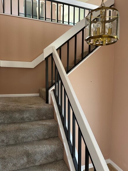 entry way - 17280 Eagle Trce