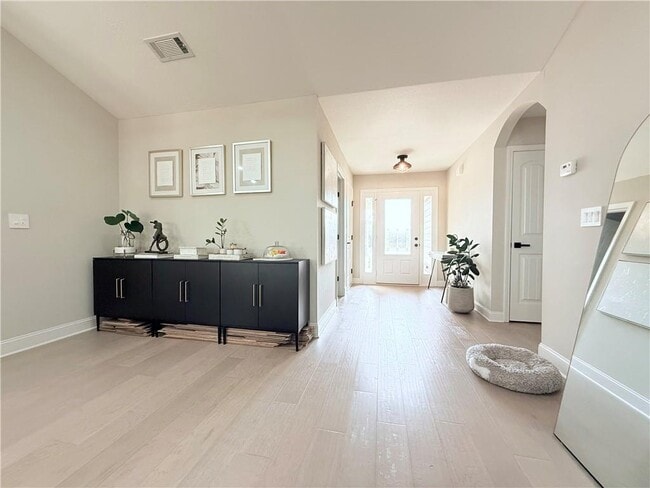 Building Photo - 138 Livingston Ct