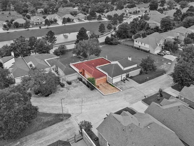 Building Photo - 12 Hallmark Dr