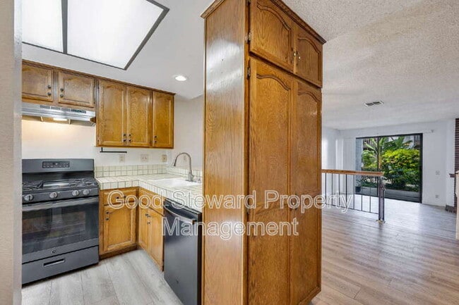 Building Photo - 363 Molokai Dr