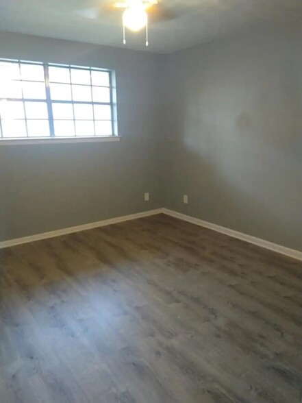 Building Photo - 504 Houma Blvd