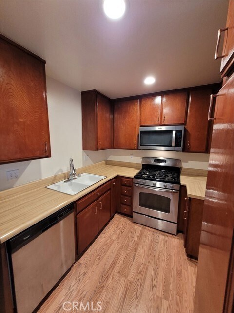 Building Photo - 4110 Elm Ave