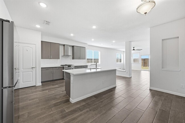 Building Photo - 804 Saratoga Rd