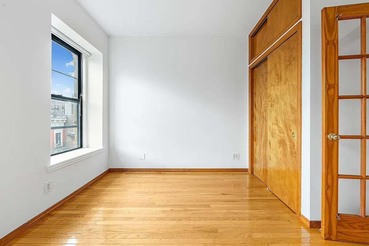 Building Photo - 63 E 7th St