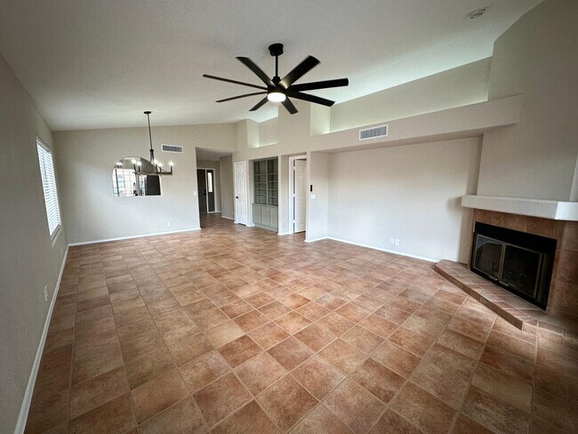 Building Photo - 12237 N Gambel Dr
