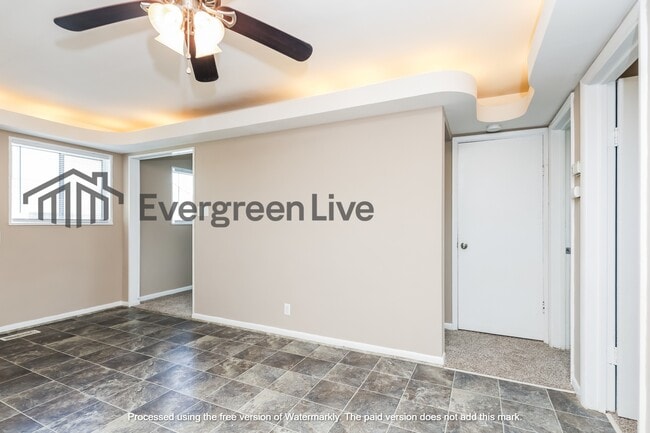 Building Photo - 125 Swallow Dr