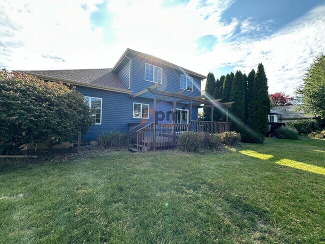 Building Photo - 384 Kingsmill Dr