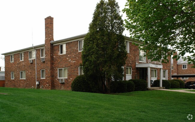 Building Photo - 3106 Holiday Drive Apartments