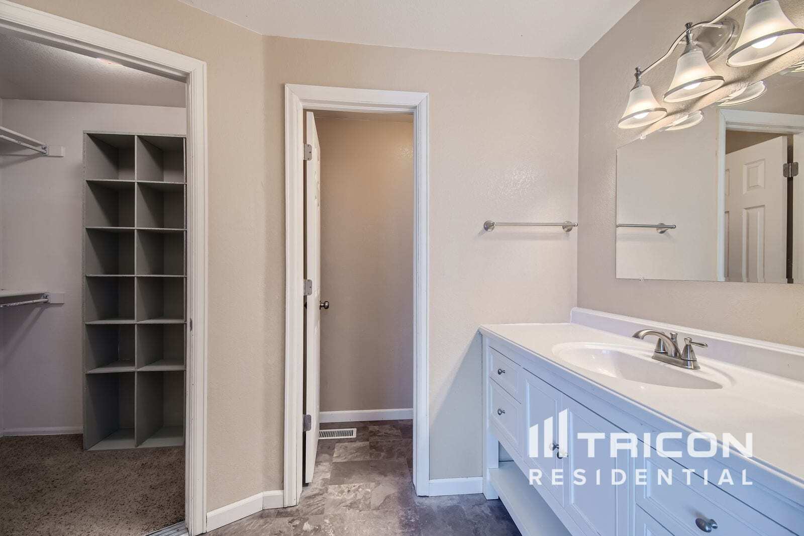 Building Photo - 2658 Comanche Creek Dr