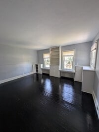 Building Photo - 548 Linden St