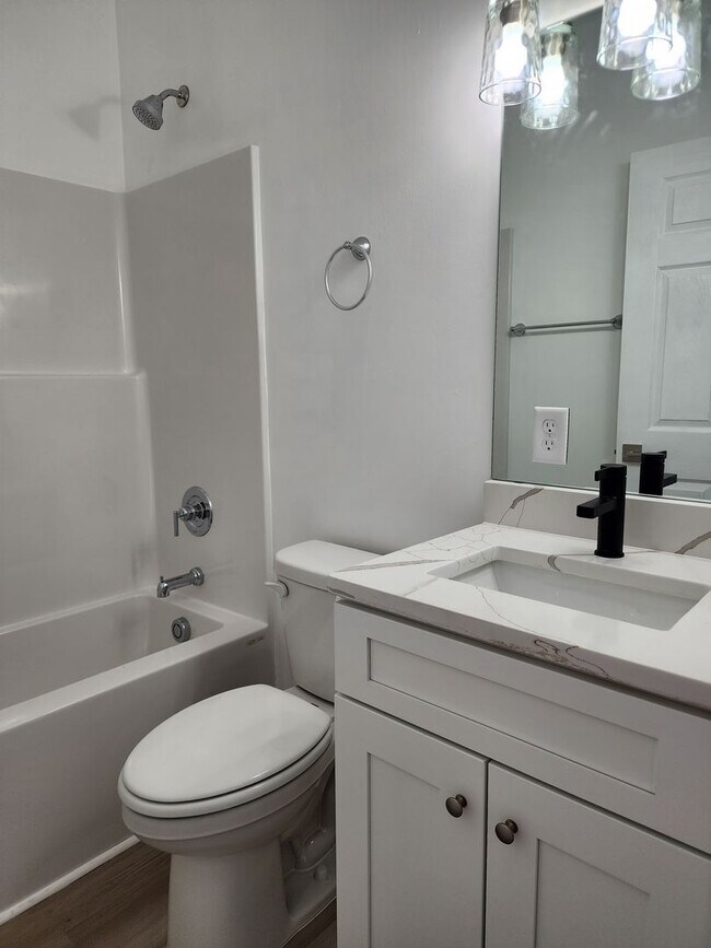 Building Photo - WATERFRONT ON WATSON BAYOU