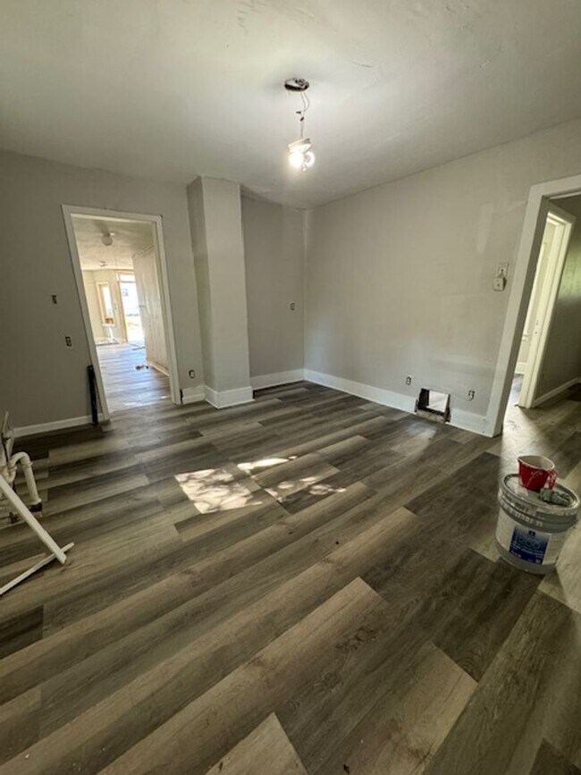 Building Photo - Rent Reduced