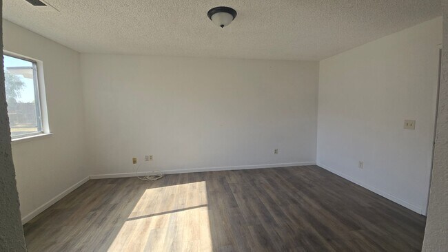 Building Photo - 2146 Neill Way