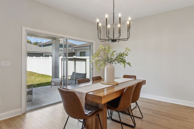 Building Photo - 579 Meadow Creek Dr