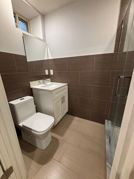 Building Photo - 2431 N Hancock St