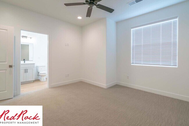 Building Photo - 3 Bedroom Townhome in Washington Fields wi...