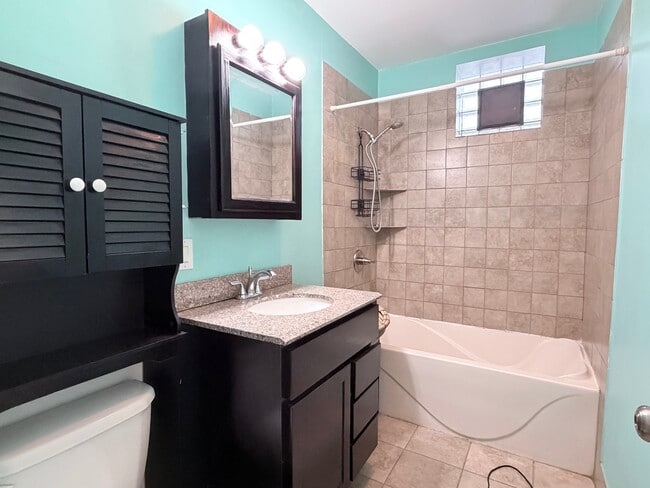 Building Photo - 3300 S Ashland Ave