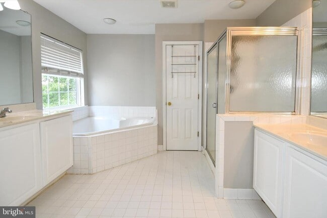 Building Photo - 13039 Quate Ln