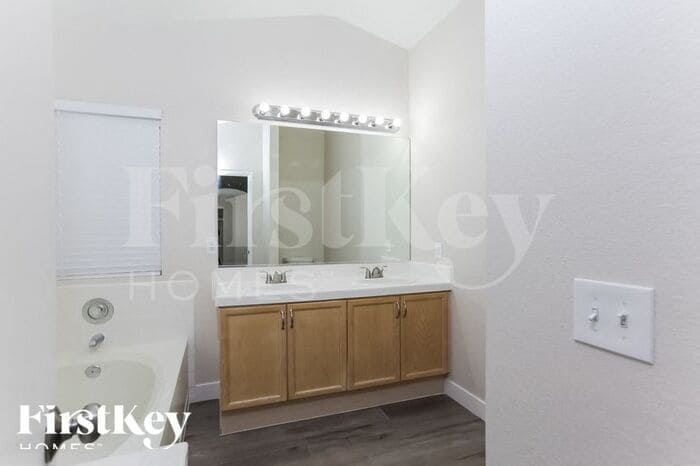 Building Photo - 1865 Casa Verde Dr