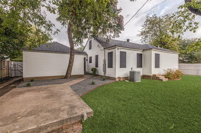 Building Photo - 5848 Kenwood Ave