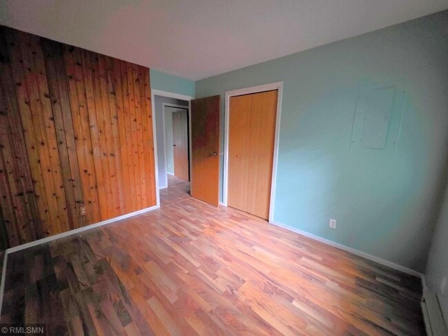 Building Photo - 653 N 2nd St